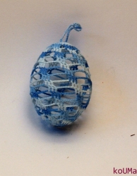 Háčkované vajíčko modré duhové 2